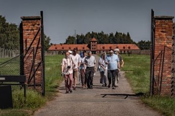 Erzbischof Ludwig Schick in Auschwitz